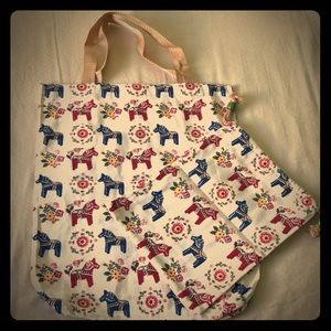 Grocery shopping tote with accessories bag